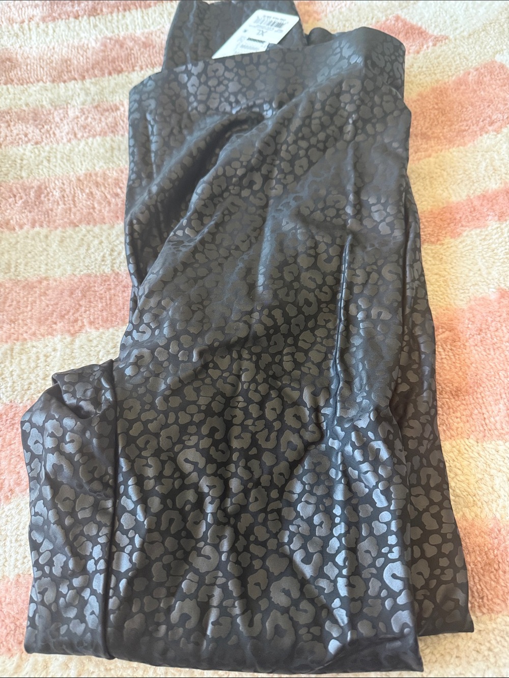 HUE Black Metallic Leopard Print Leggings